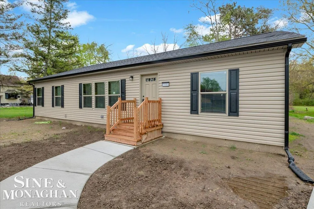 2060 Washington Street Algonac City, MI 48001