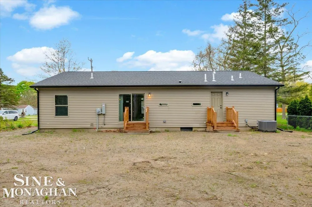 2060 Washington Street Algonac City, MI 48001