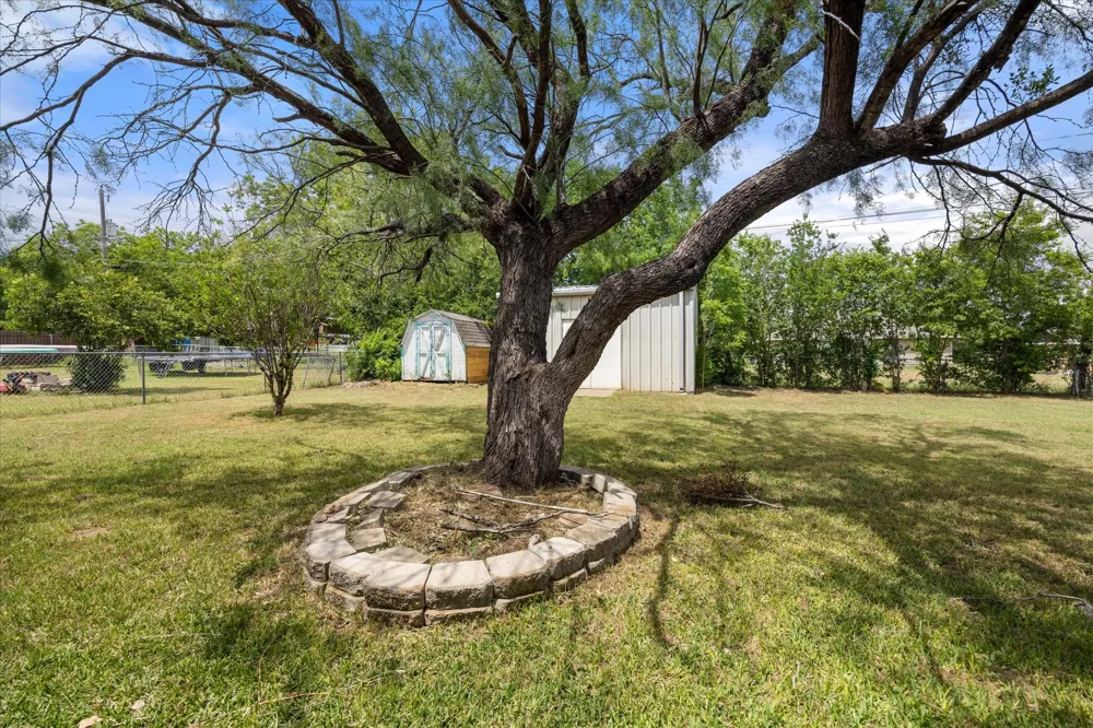606 Nancy Drive Glen Rose, TX 76043