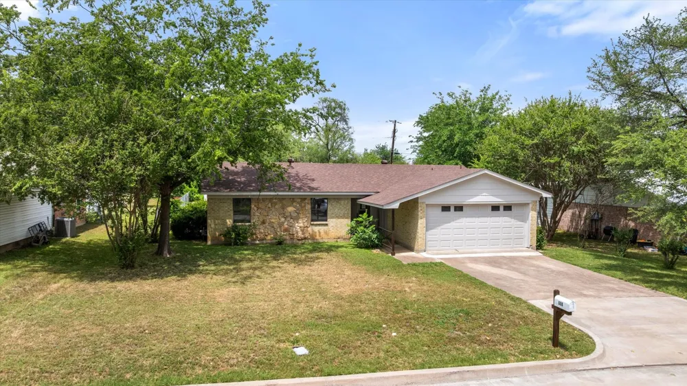606 Nancy Drive Glen Rose, TX 76043