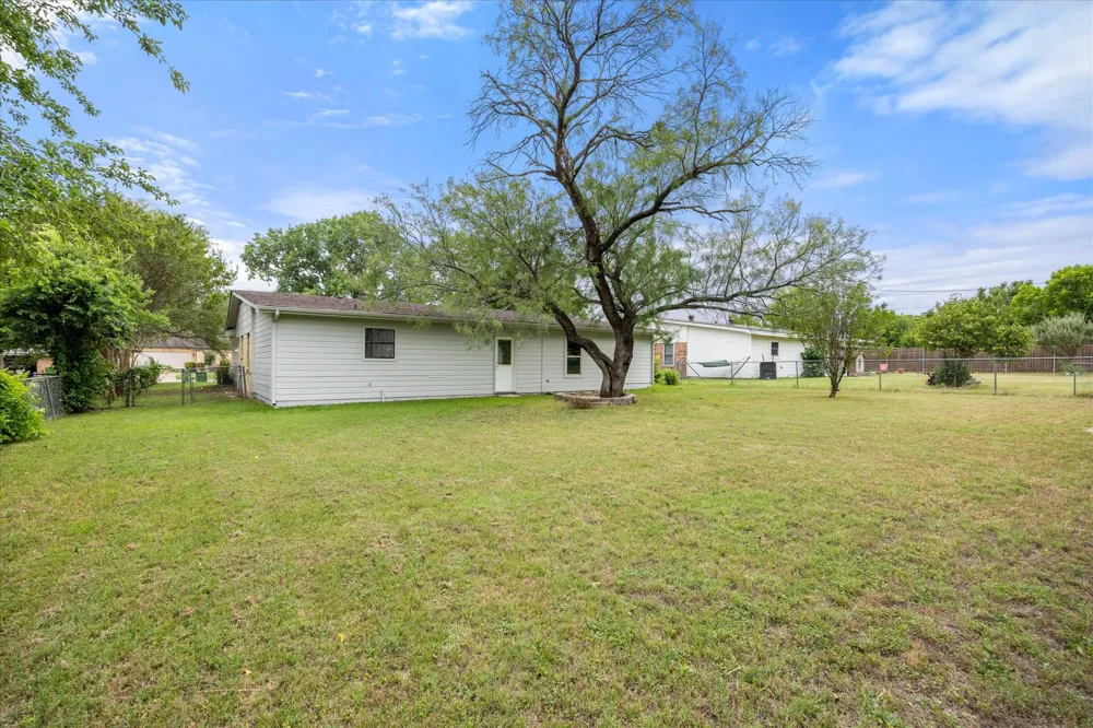 606 Nancy Drive Glen Rose, TX 76043