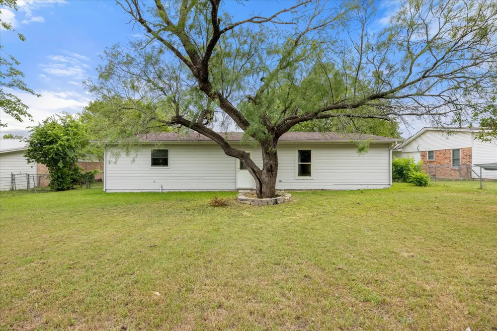 606 Nancy Drive Glen Rose, TX 76043