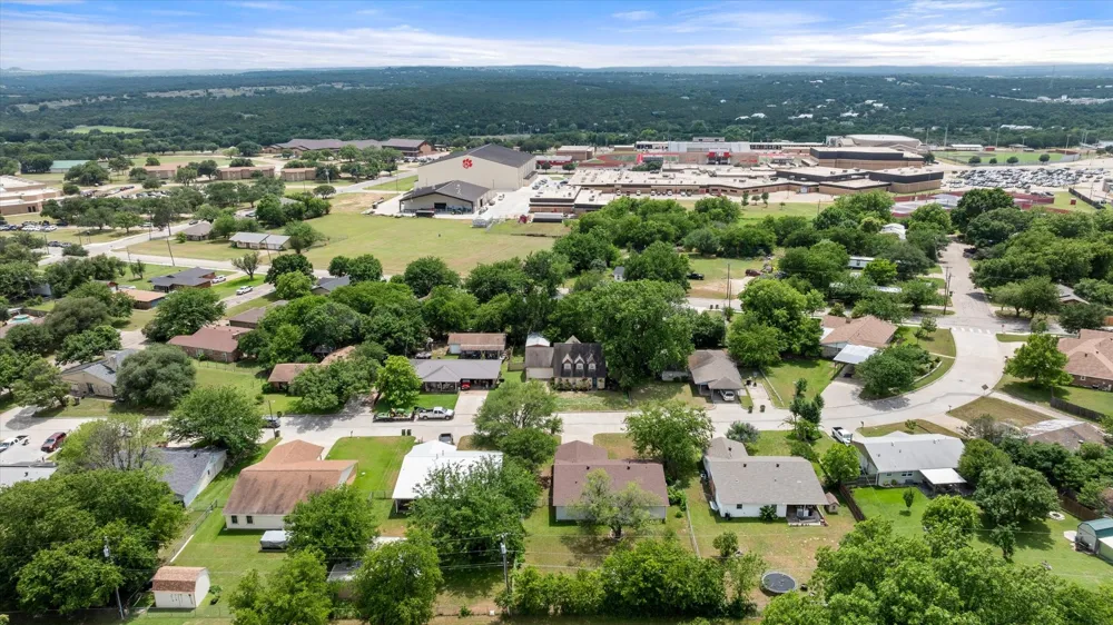 606 Nancy Drive Glen Rose, TX 76043