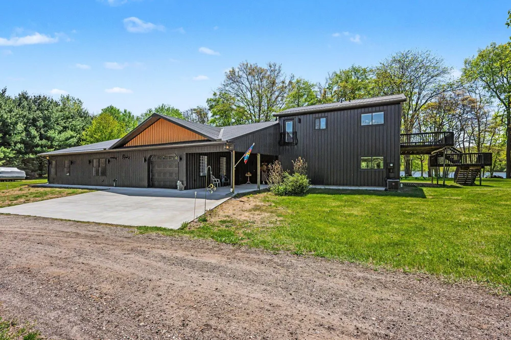 3450 Snow Farm Lane Allegan, MI 49010