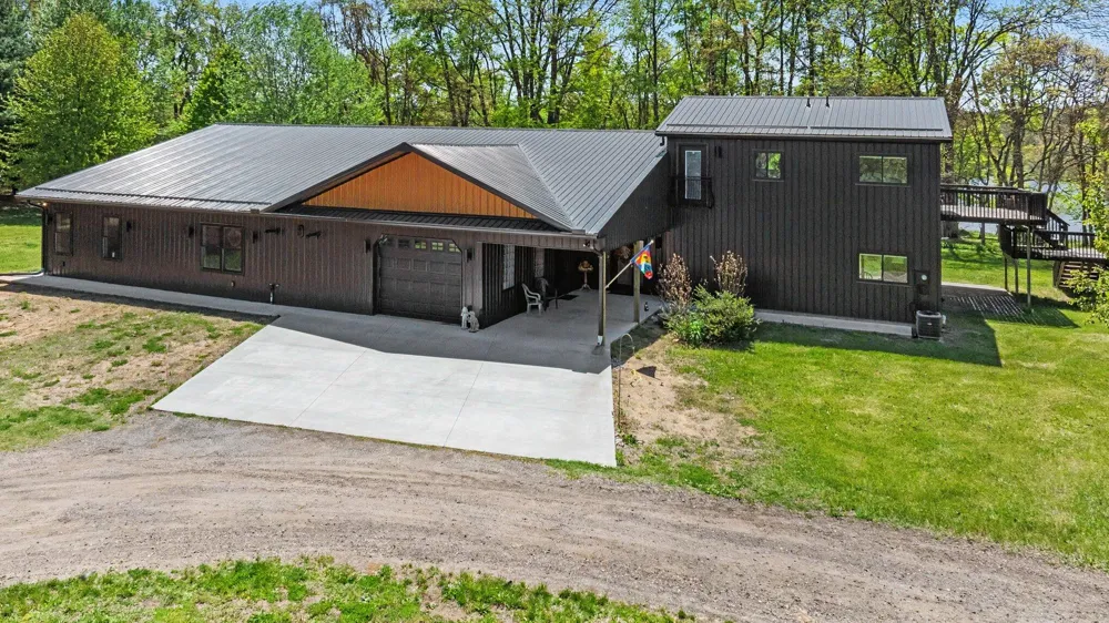 3450 Snow Farm Lane Allegan, MI 49010