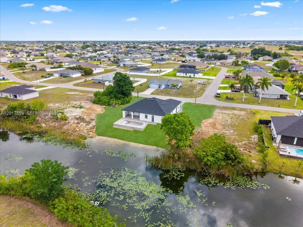 502 NE 5th PL Cape Coral, FL 33909