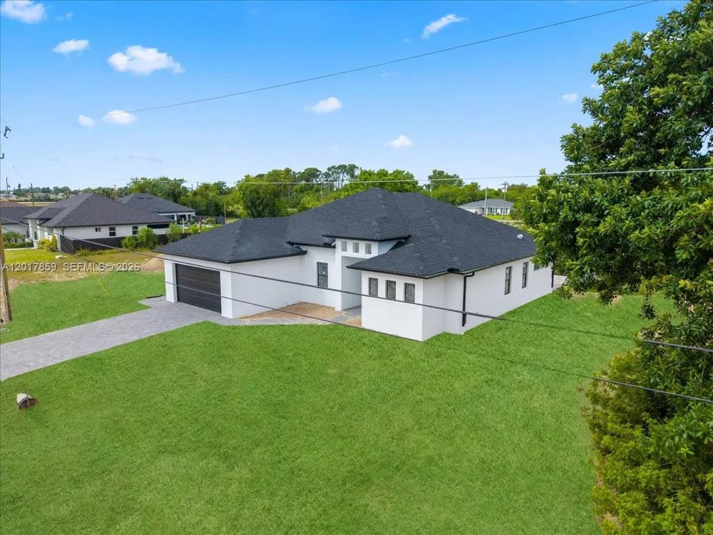 502 NE 5th PL Cape Coral, FL 33909