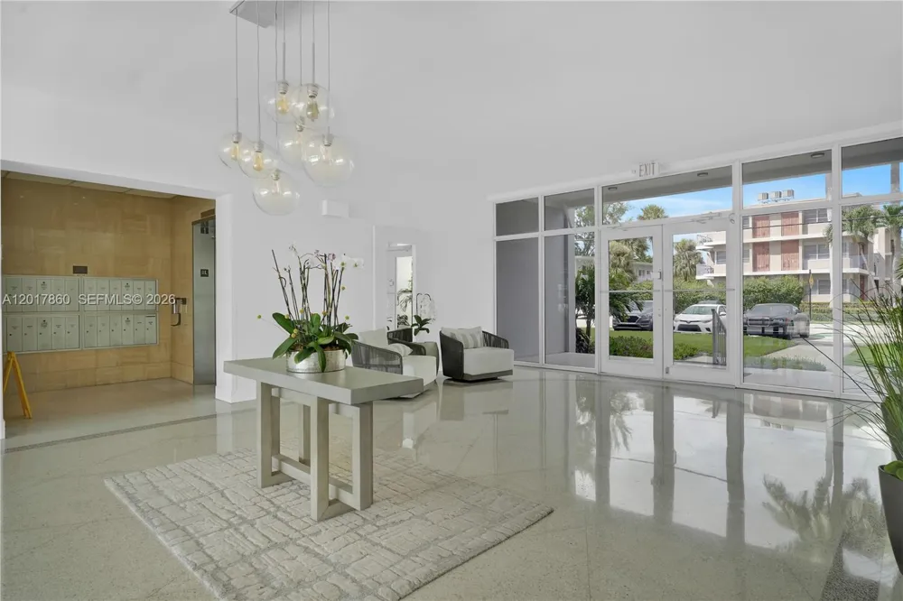9381 E Bay Harbor Dr #301N Bay Harbor Islands, FL 33154