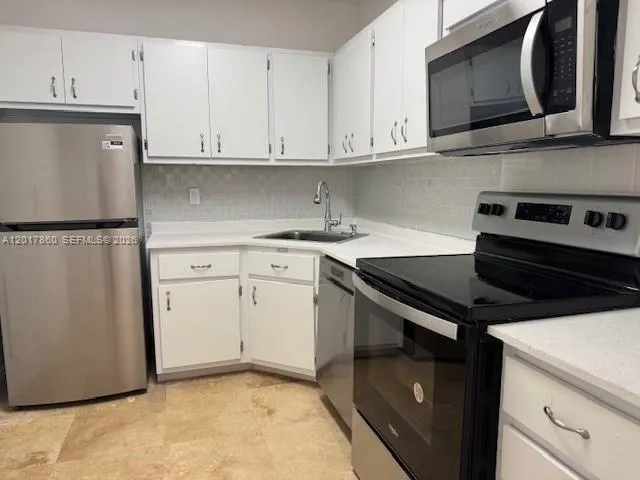 9381 E Bay Harbor Dr #301N Bay Harbor Islands, FL 33154