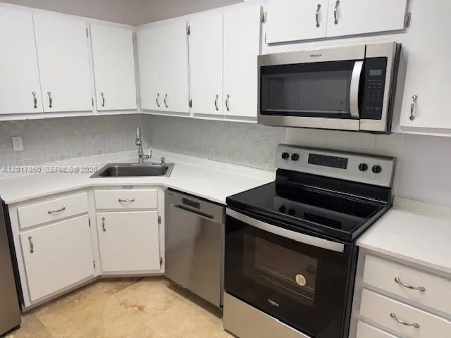 9381 E Bay Harbor Dr #301N Bay Harbor Islands, FL 33154