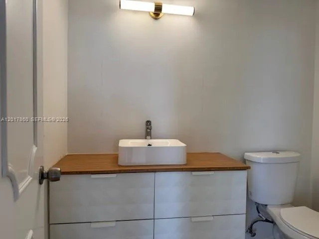 9381 E Bay Harbor Dr #301N Bay Harbor Islands, FL 33154