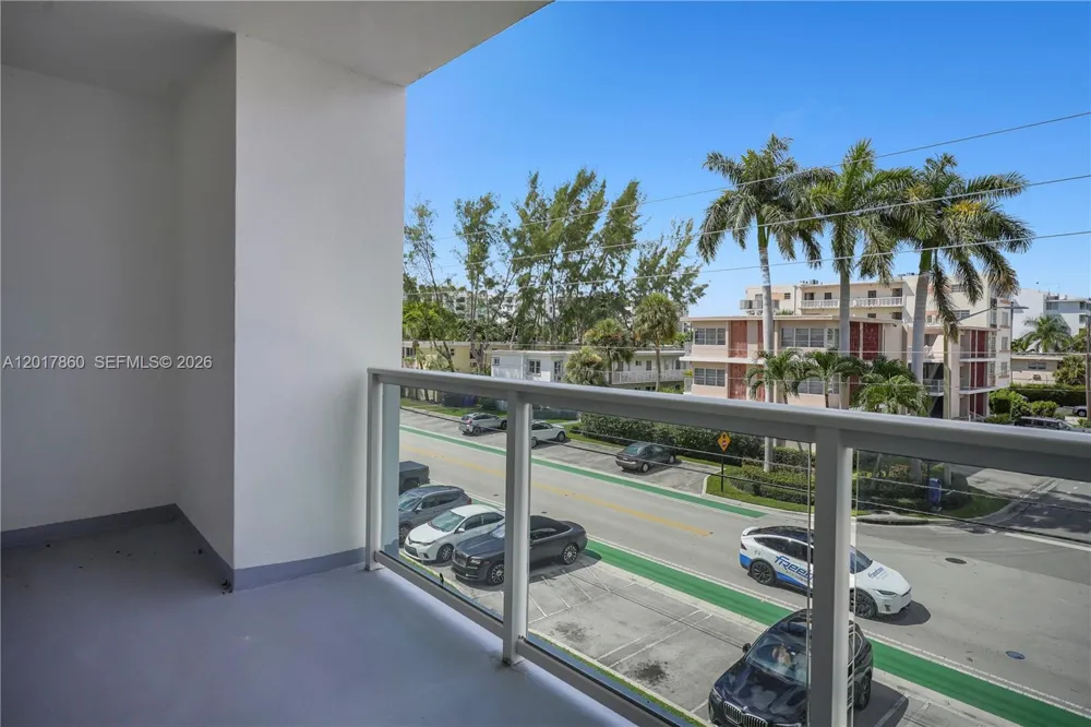 9381 E Bay Harbor Dr #301N Bay Harbor Islands, FL 33154