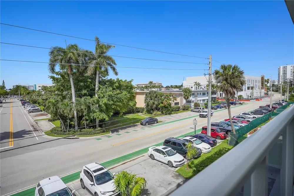 9381 E Bay Harbor Dr #301N Bay Harbor Islands, FL 33154