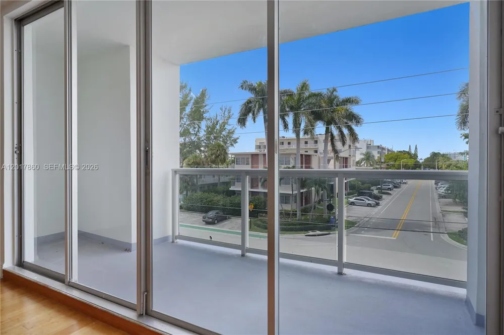 9381 E Bay Harbor Dr #301N Bay Harbor Islands, FL 33154