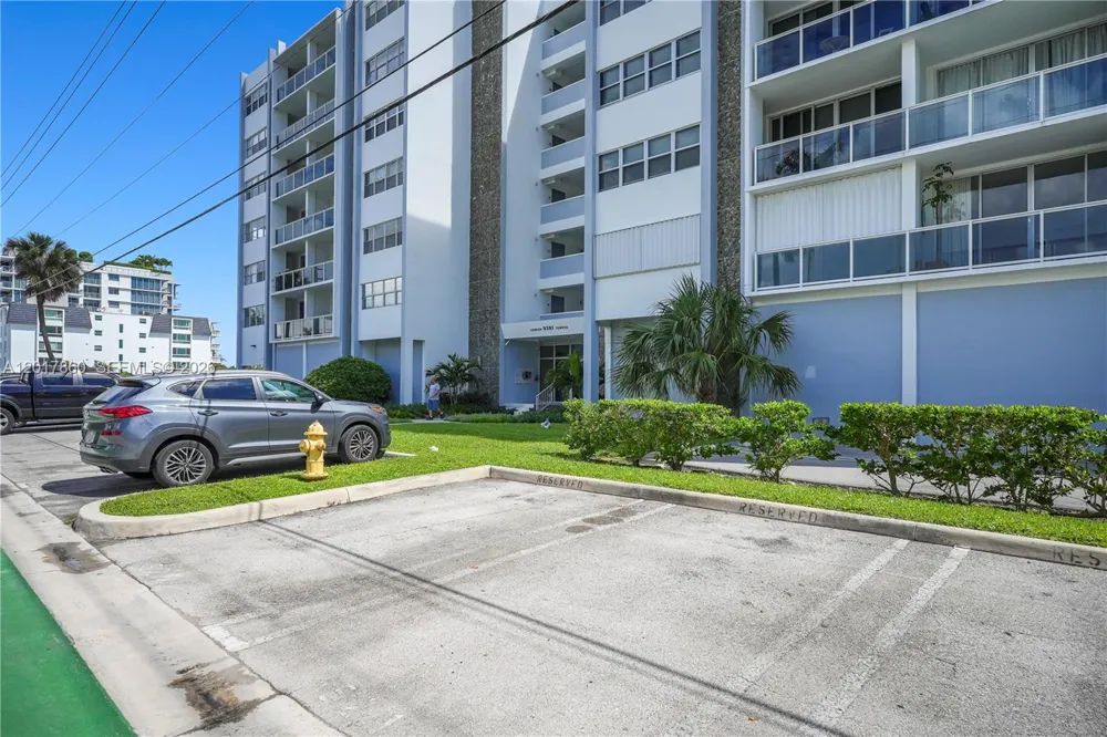 9381 E Bay Harbor Dr #301N Bay Harbor Islands, FL 33154