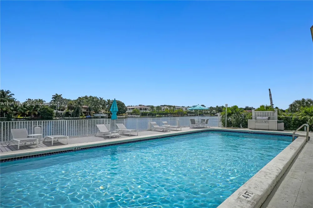 9381 E Bay Harbor Dr #301N Bay Harbor Islands, FL 33154