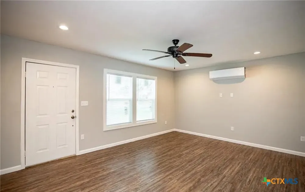 2003 Woodlawn Street #rear Victoria, TX 77901