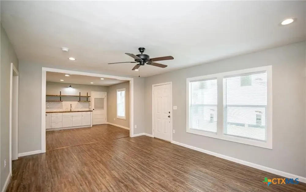 2003 Woodlawn Street #rear Victoria, TX 77901