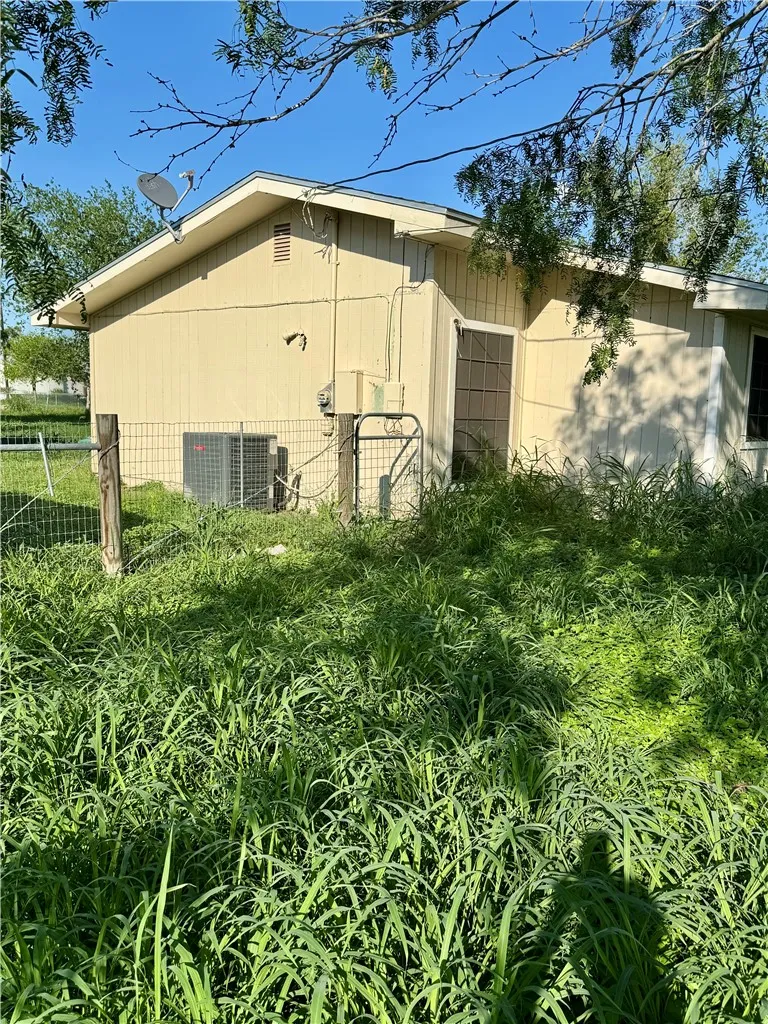 24748 County Road 350 Mathis, TX 78368