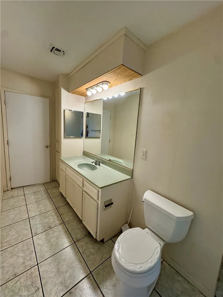 24748 County Road 350 Mathis, TX 78368