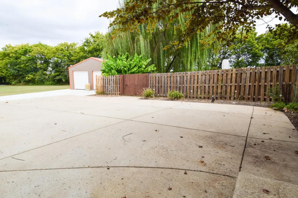 1003 Roland Ct Cottontown, TN 37048
