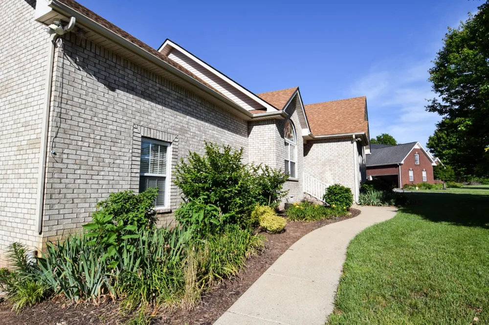 1003 Roland Ct Cottontown, TN 37048