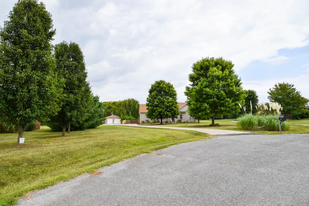 1003 Roland Ct Cottontown, TN 37048