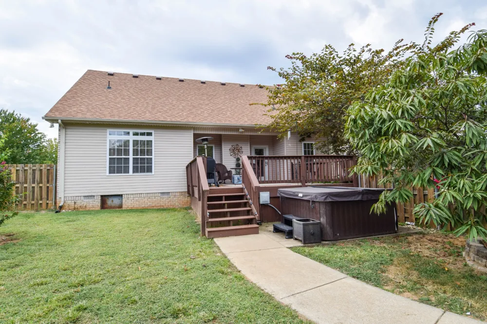 1003 Roland Ct Cottontown, TN 37048