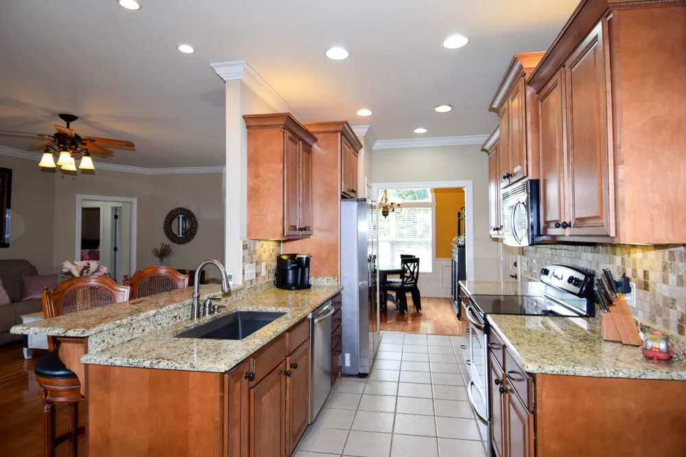 1003 Roland Ct Cottontown, TN 37048