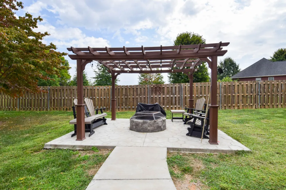 1003 Roland Ct Cottontown, TN 37048
