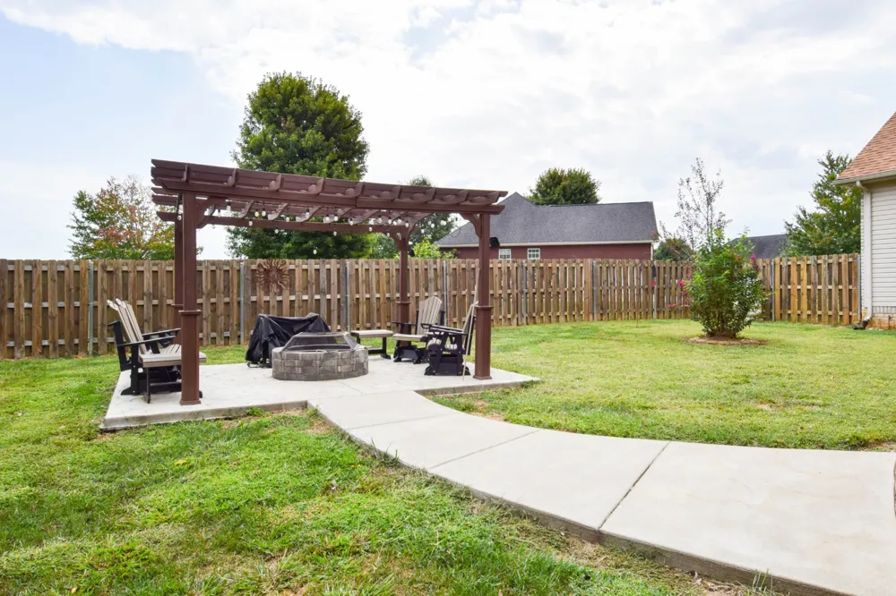 1003 Roland Ct Cottontown, TN 37048
