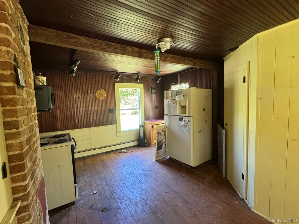 540 Franklinville Road Laurel, NY 11948