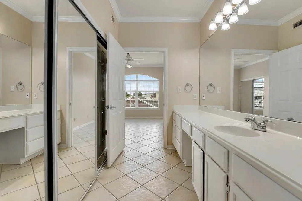 2111 Welch Street #A218 Houston, TX 77019