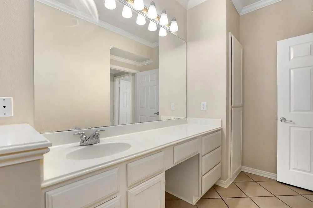 2111 Welch Street #A218 Houston, TX 77019