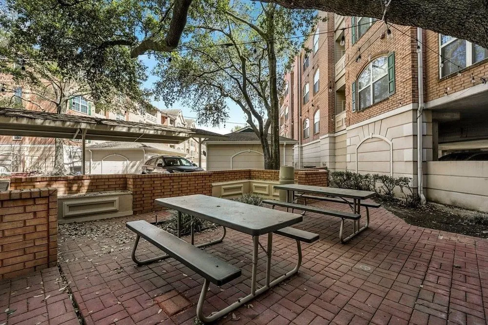 2111 Welch Street #A218 Houston, TX 77019