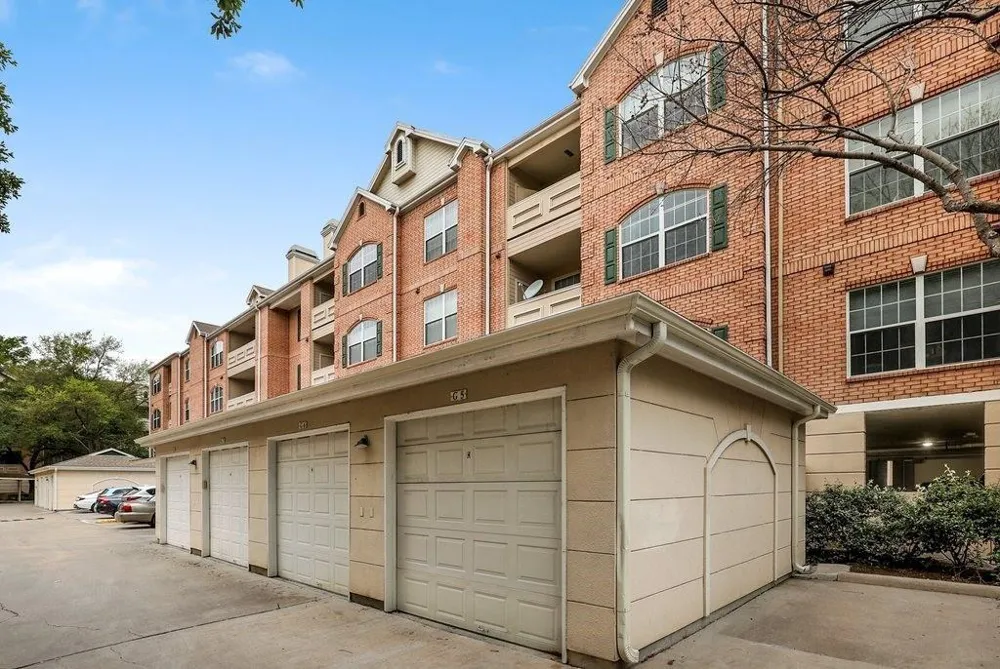 2111 Welch Street #A218 Houston, TX 77019