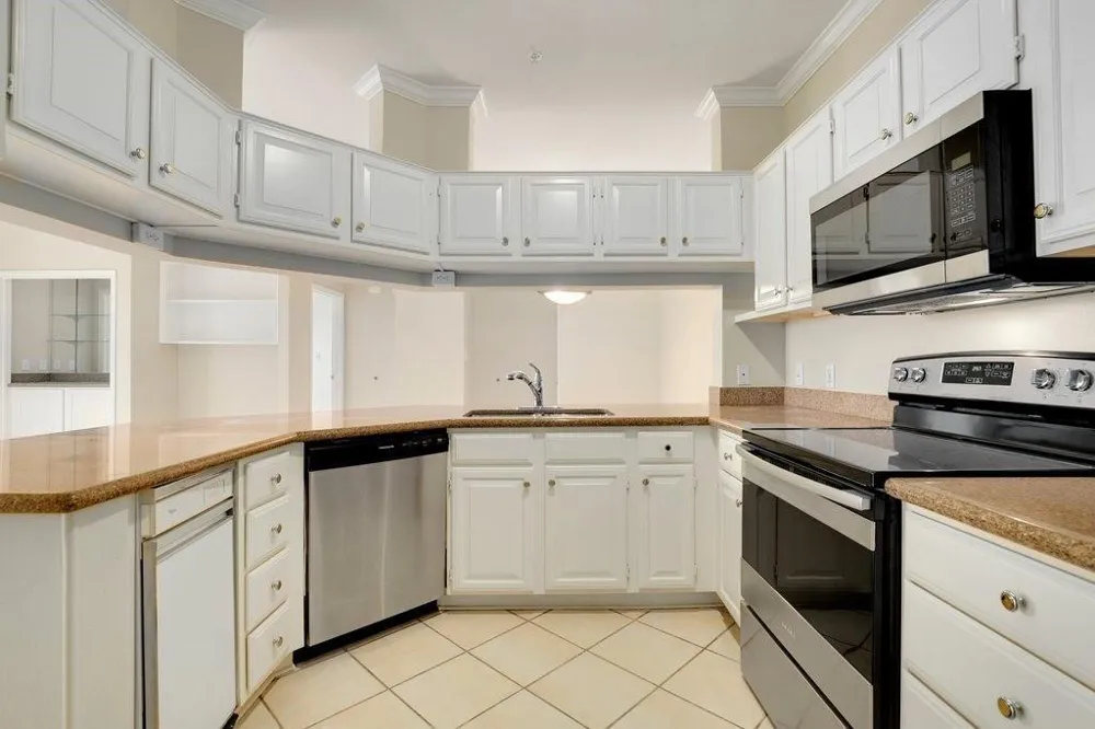 2111 Welch Street #A218 Houston, TX 77019