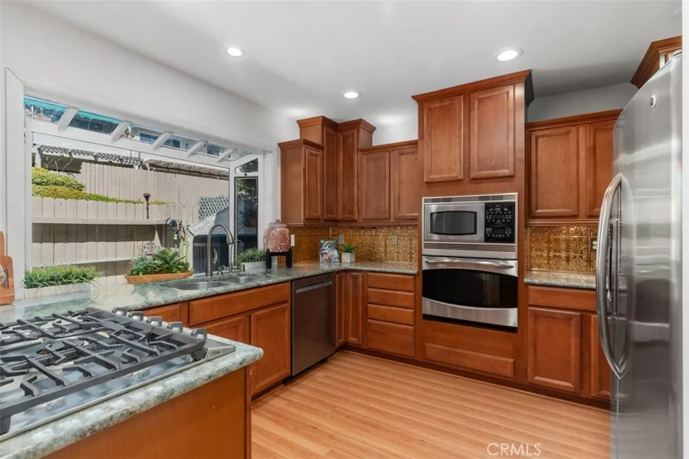 2241 Vista Del Sol Fullerton, CA 92831