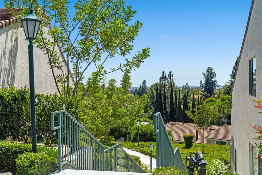 2241 Vista Del Sol Fullerton, CA 92831
