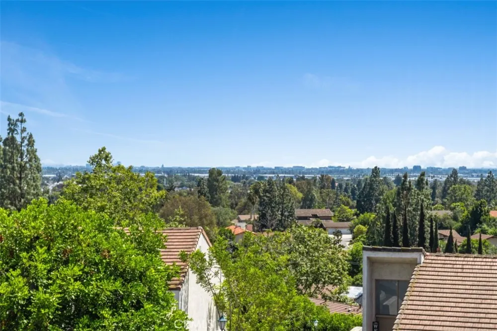 2241 Vista Del Sol Fullerton, CA 92831