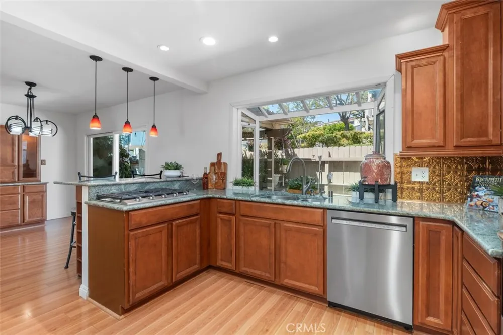 2241 Vista Del Sol Fullerton, CA 92831