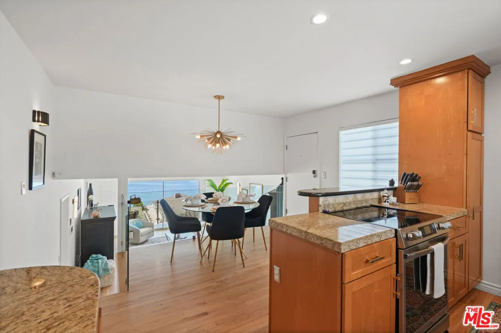 18203 Coastline Drive #4 Malibu, CA 90265