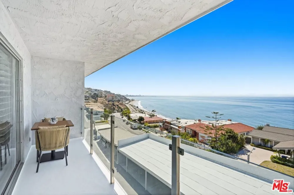 18203 Coastline Drive #4 Malibu, CA 90265