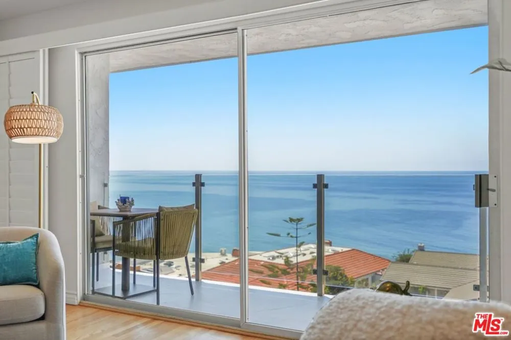 18203 Coastline Drive #4 Malibu, CA 90265
