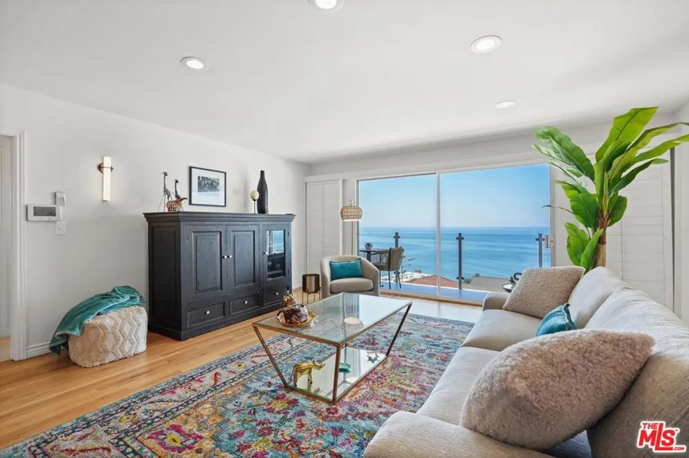 18203 Coastline Drive #4 Malibu, CA 90265