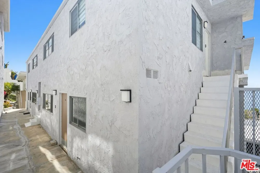 18203 Coastline Drive #4 Malibu, CA 90265