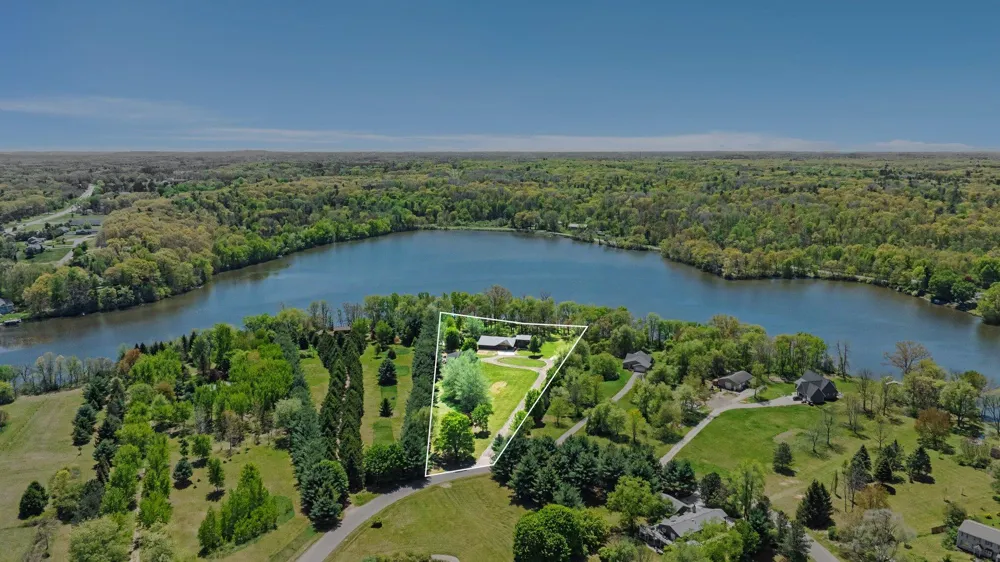 3450 Snow Farm Lane Allegan Township, MI 49010