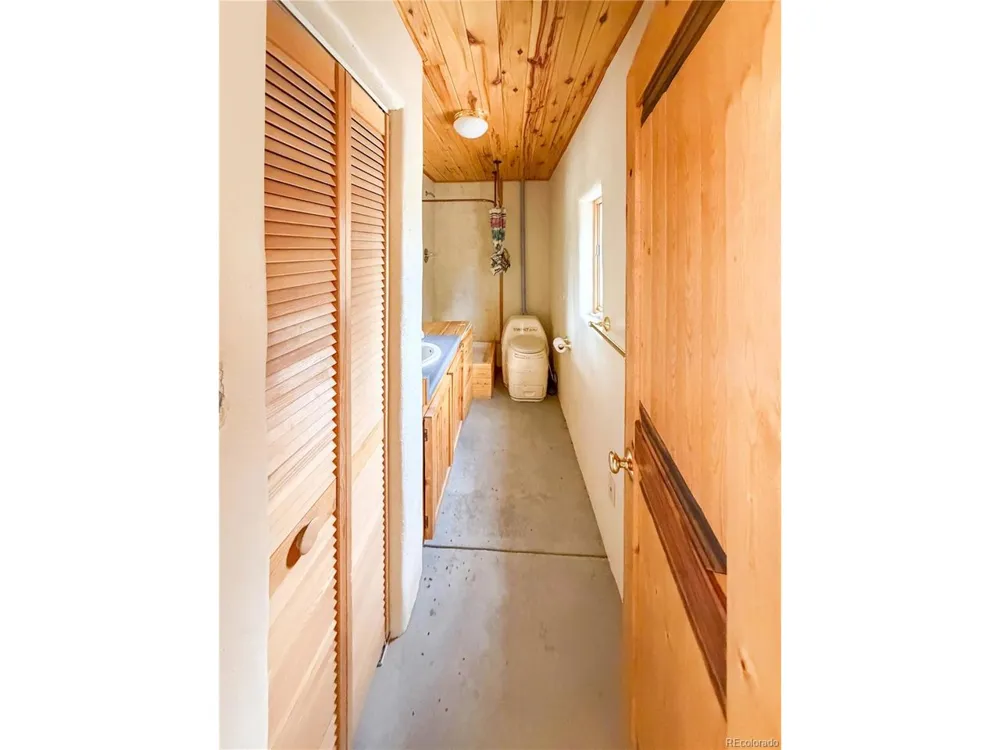 33 Big Bear Road Mosca, CO 81146
