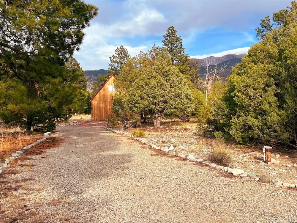 33 Big Bear Road Mosca, CO 81146