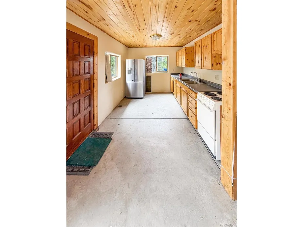 33 Big Bear Road Mosca, CO 81146
